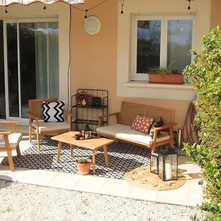 Cosy Entre Vignes Et Garrigue Avec Piscine Péret